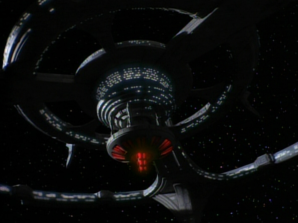 extant_StarTrek_DS9_3x26-TheAdversary_00568.jpg