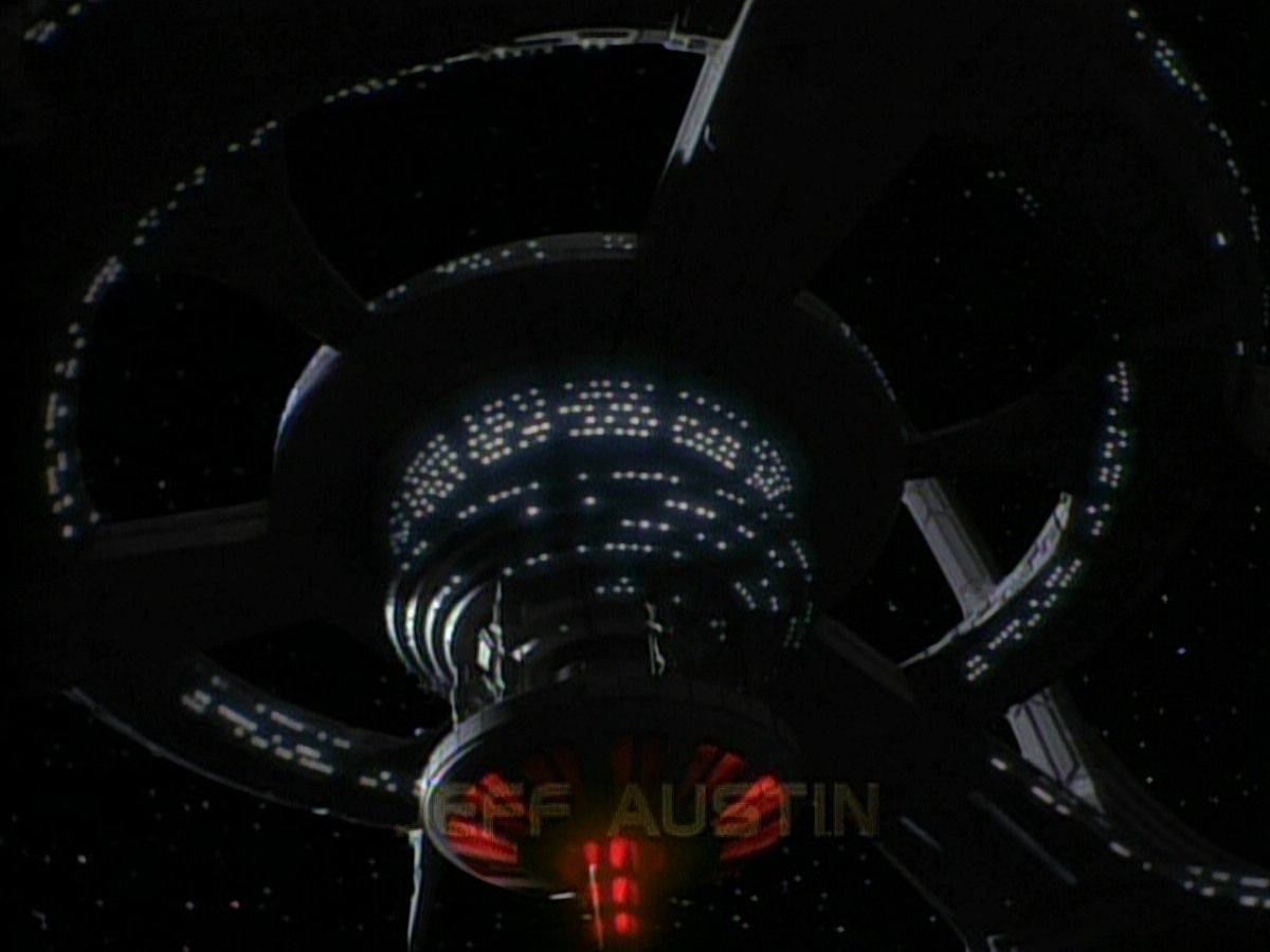 extant_StarTrek_DS9_3x26-TheAdversary_00581.jpg