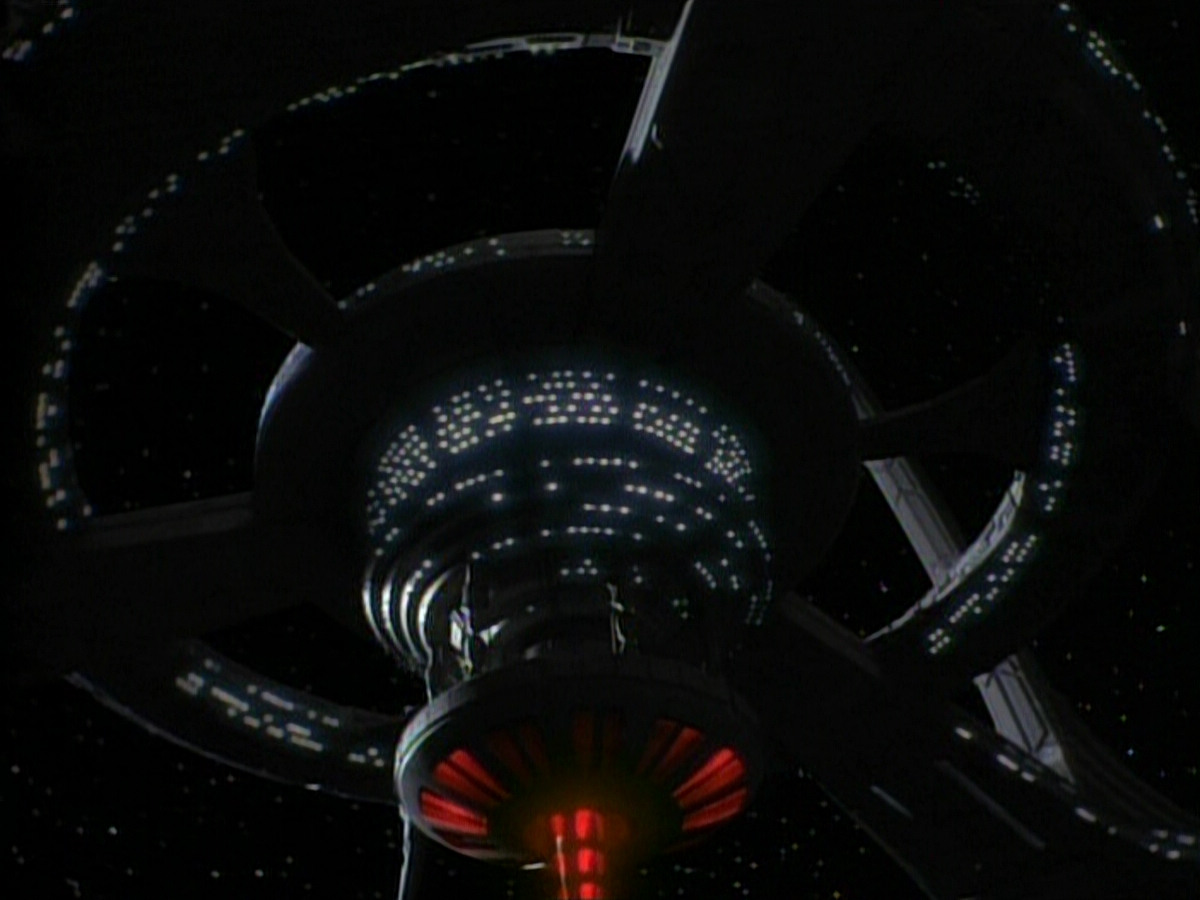 extant_StarTrek_DS9_3x26-TheAdversary_00582.jpg