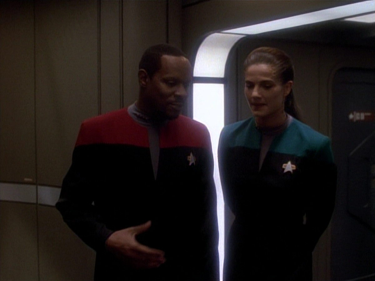 extant_StarTrek_DS9_3x26-TheAdversary_00650.jpg