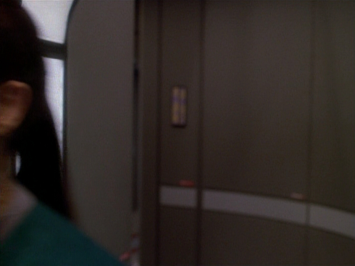 extant_StarTrek_DS9_3x26-TheAdversary_00703.jpg