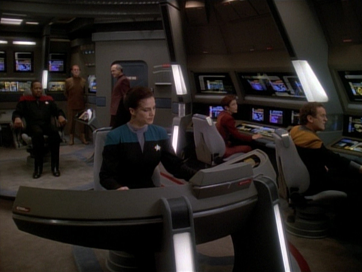 extant_StarTrek_DS9_3x26-TheAdversary_00718.jpg