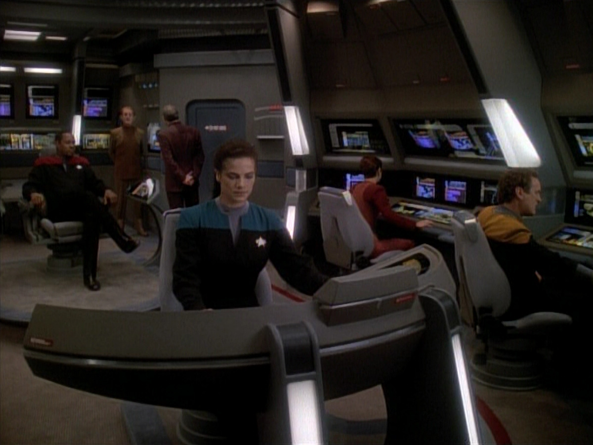 extant_StarTrek_DS9_3x26-TheAdversary_00720.jpg