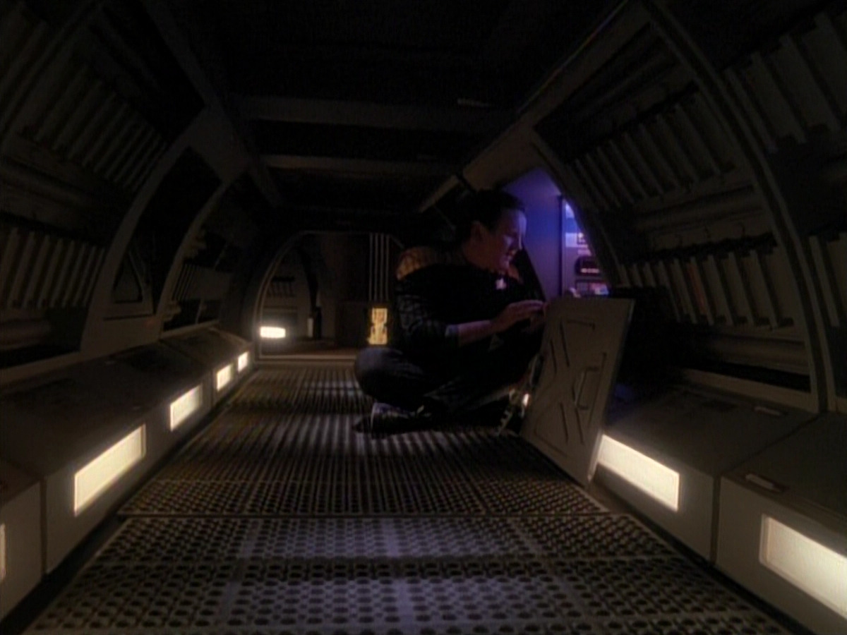 extant_StarTrek_DS9_3x26-TheAdversary_00768.jpg