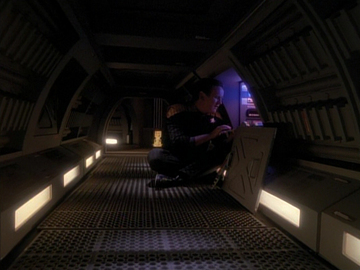 extant_StarTrek_DS9_3x26-TheAdversary_00769.jpg