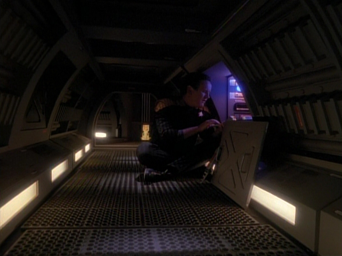 extant_StarTrek_DS9_3x26-TheAdversary_00770.jpg