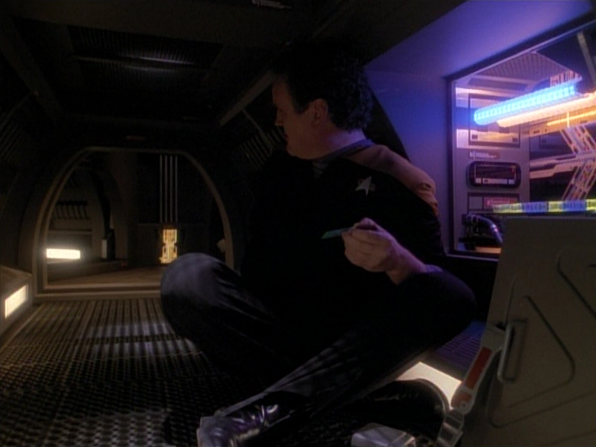 extant_StarTrek_DS9_3x26-TheAdversary_00795.jpg