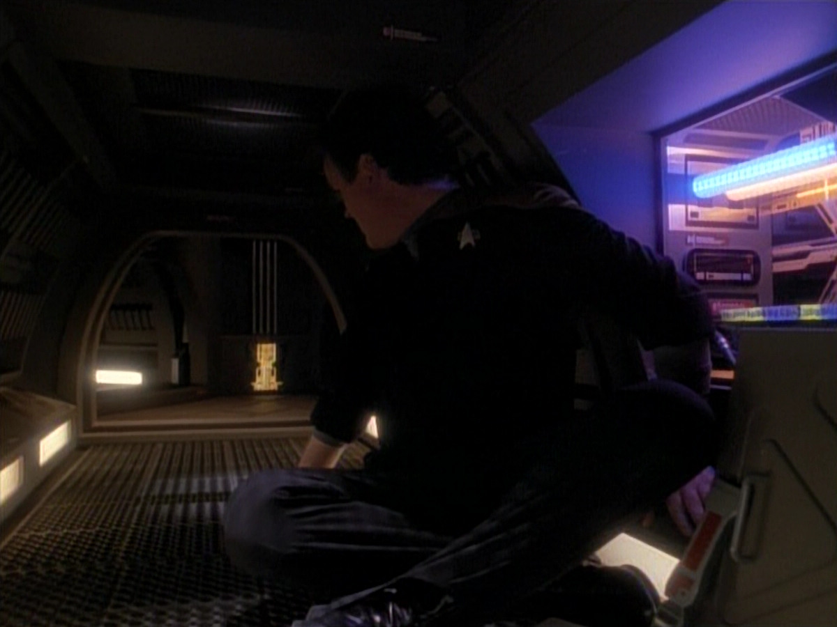 extant_StarTrek_DS9_3x26-TheAdversary_00824.jpg