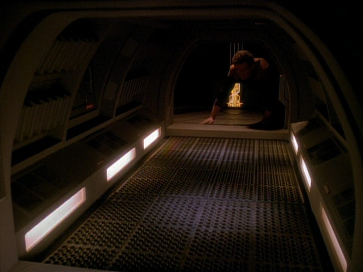 extant_StarTrek_DS9_3x26-TheAdversary_00907.jpg