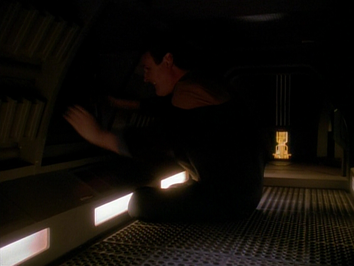 extant_StarTrek_DS9_3x26-TheAdversary_00918.jpg