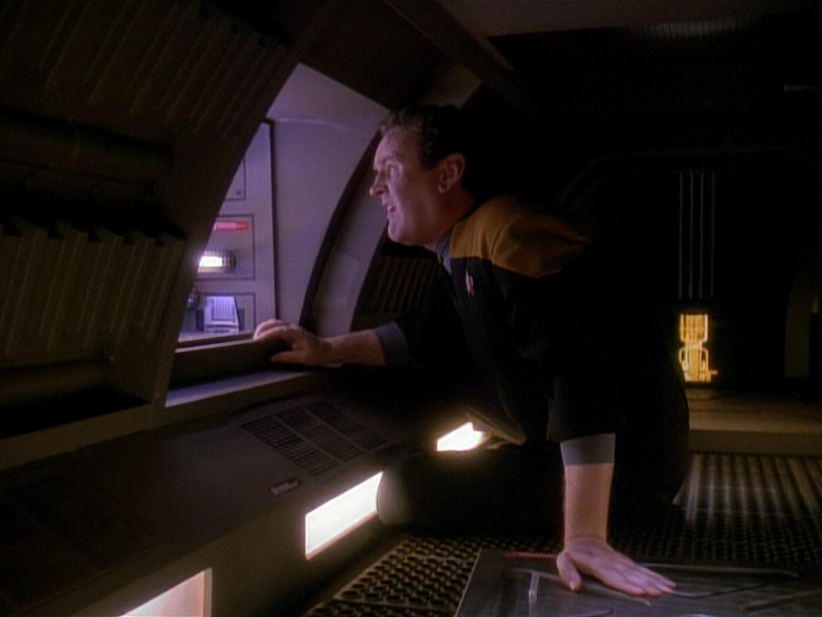 extant_StarTrek_DS9_3x26-TheAdversary_00925.jpg