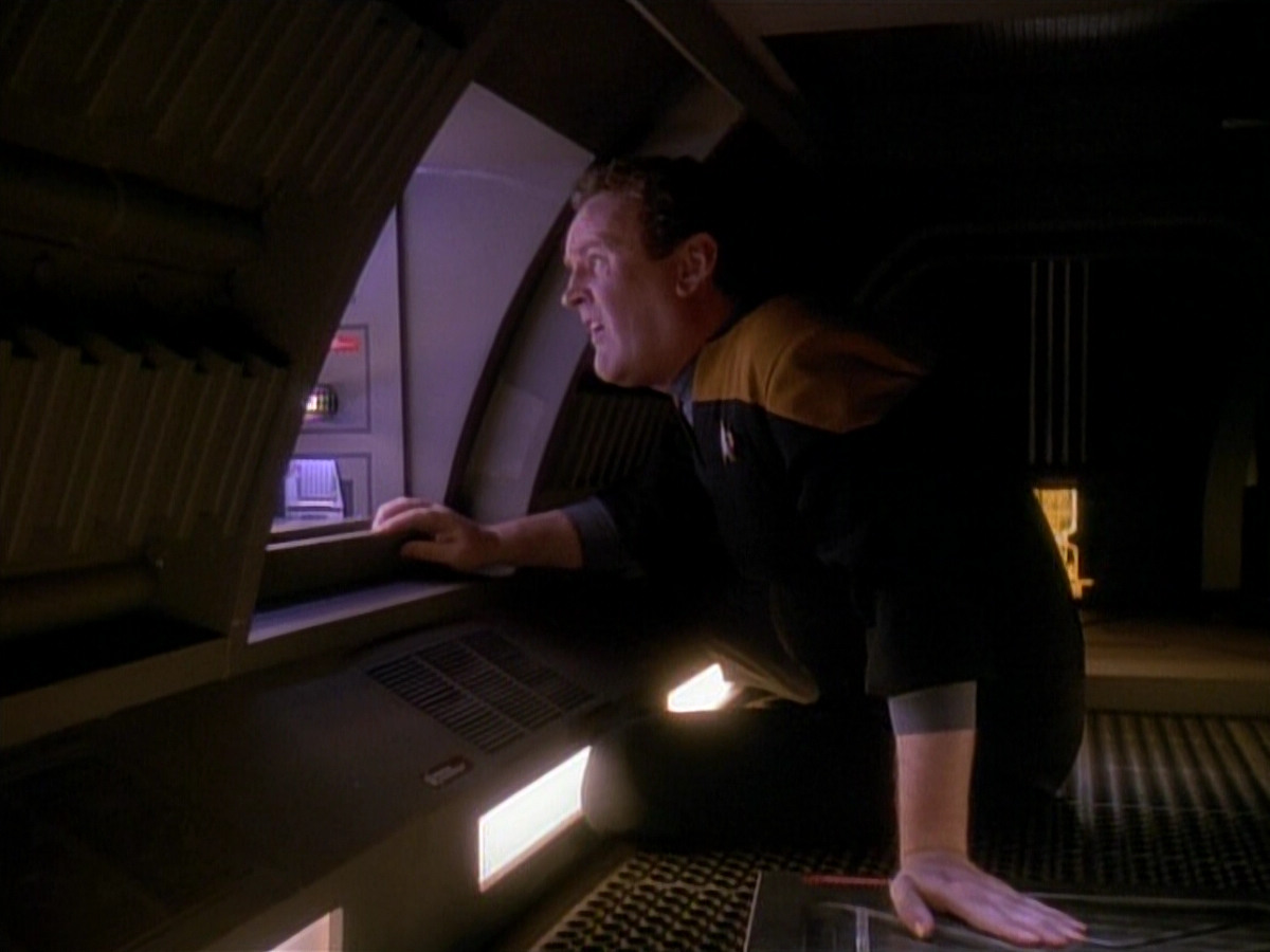 extant_StarTrek_DS9_3x26-TheAdversary_00926.jpg