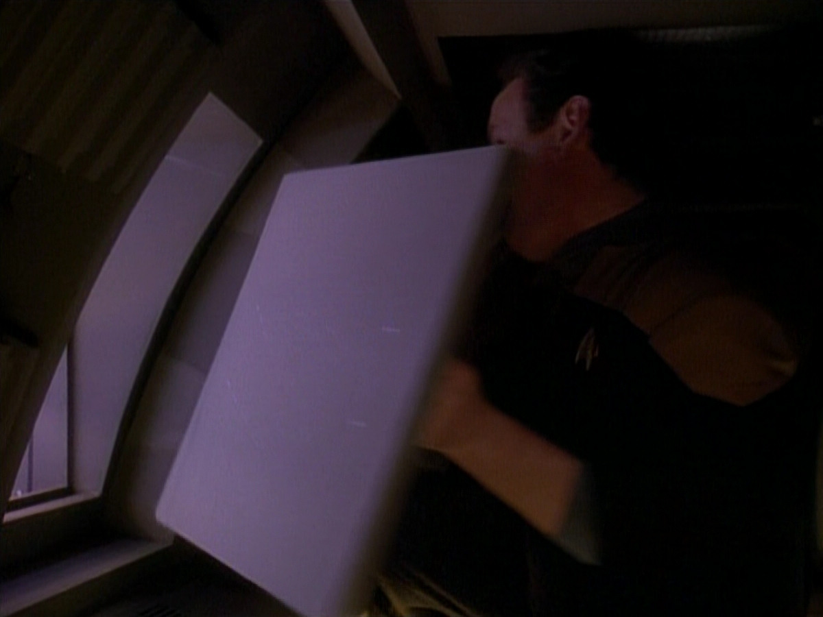 extant_StarTrek_DS9_3x26-TheAdversary_00937.jpg