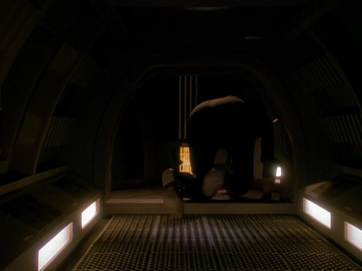 extant_StarTrek_DS9_3x26-TheAdversary_00949.jpg