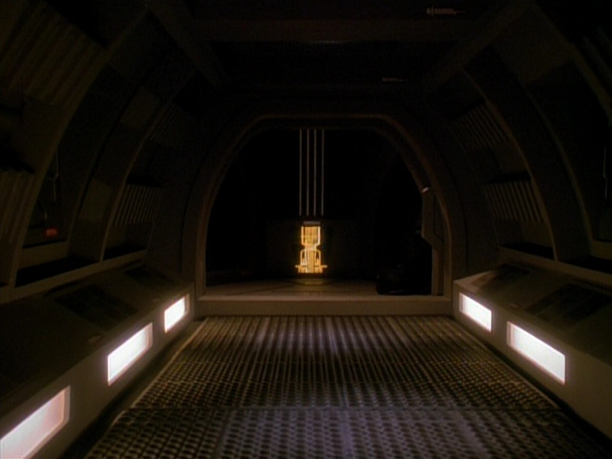 extant_StarTrek_DS9_3x26-TheAdversary_00953.jpg