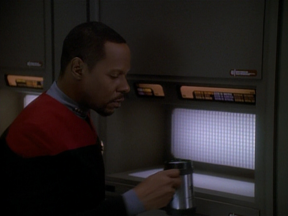 extant_StarTrek_DS9_3x26-TheAdversary_00956.jpg