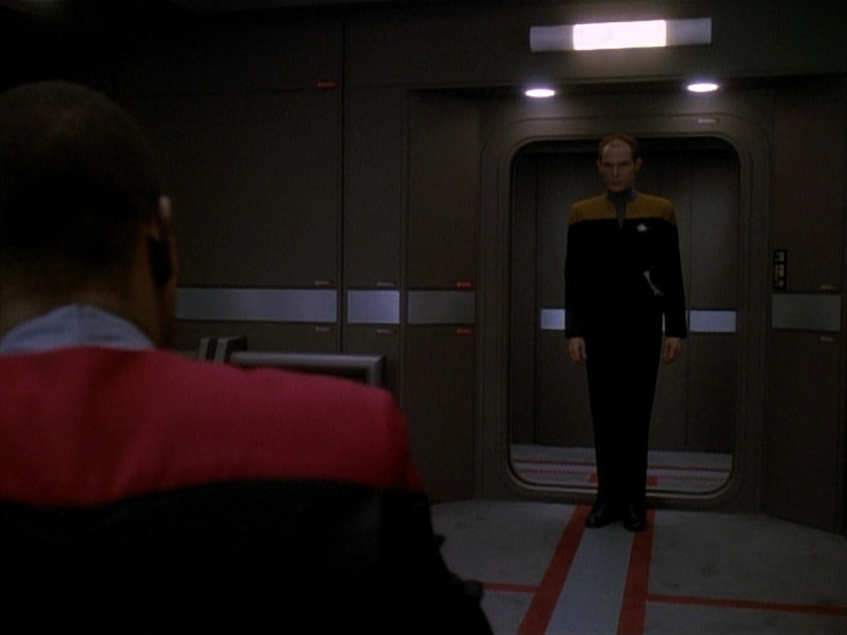 extant_StarTrek_DS9_3x26-TheAdversary_00968.jpg