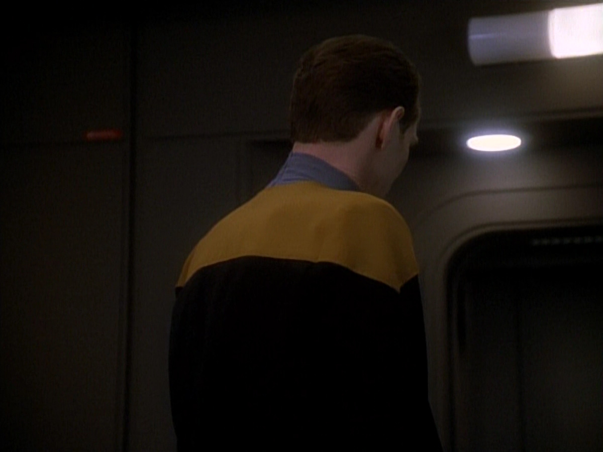 extant_StarTrek_DS9_3x26-TheAdversary_01016.jpg
