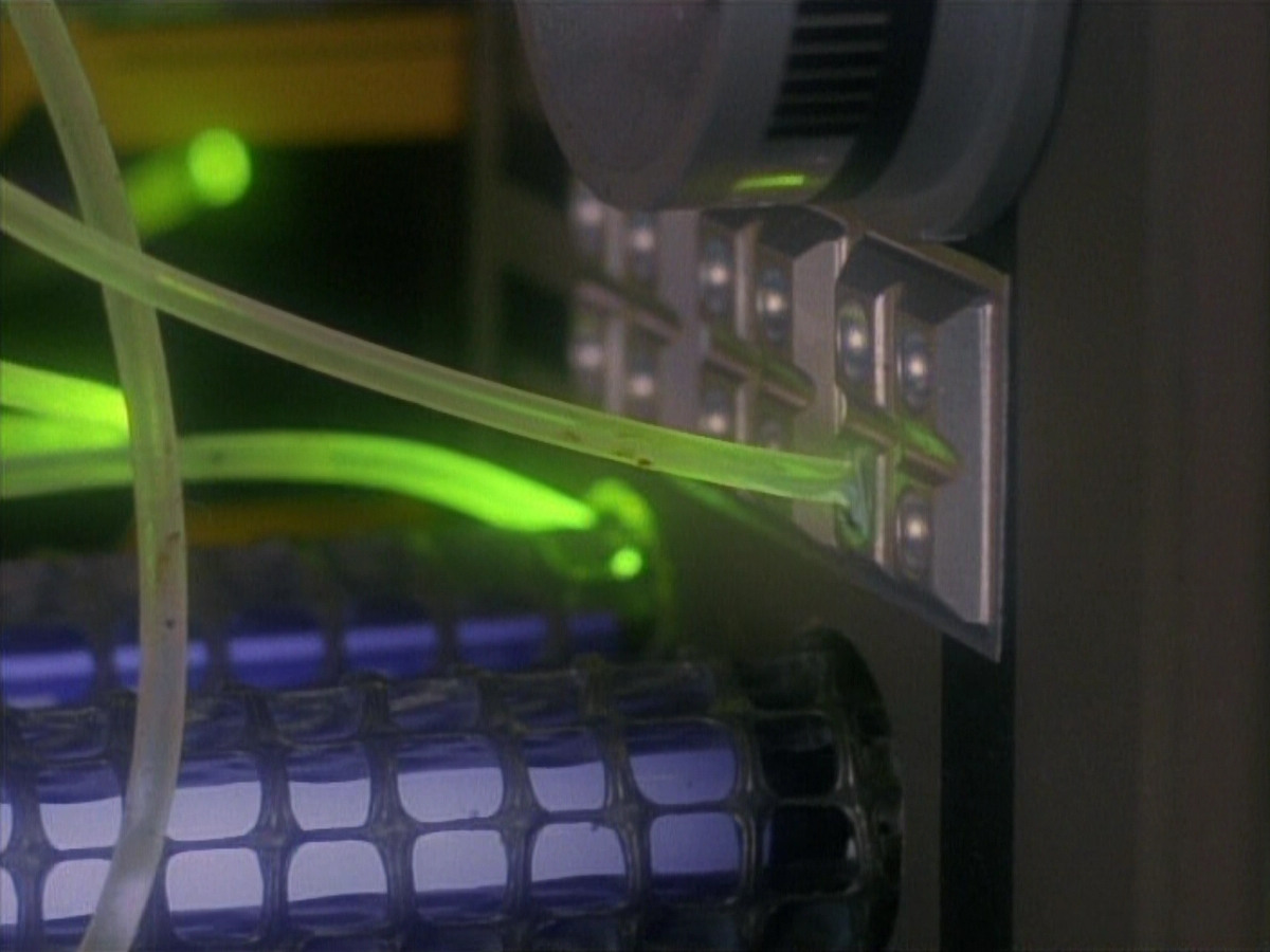 extant_StarTrek_DS9_3x26-TheAdversary_01340.jpg