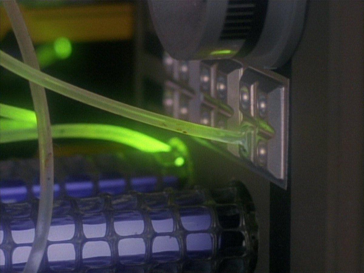 extant_StarTrek_DS9_3x26-TheAdversary_01341.jpg