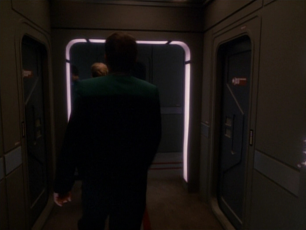 extant_StarTrek_DS9_3x26-TheAdversary_02044.jpg