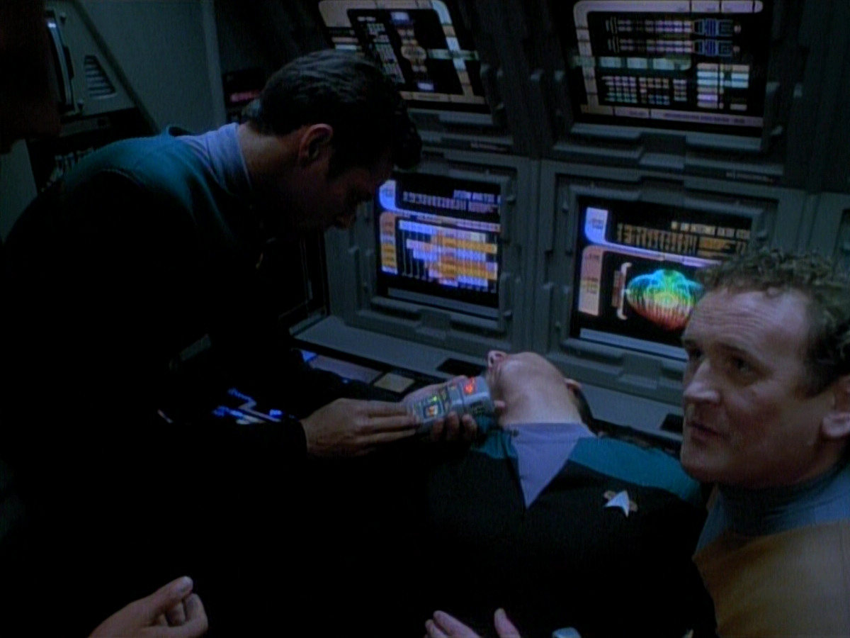 extant_StarTrek_DS9_3x26-TheAdversary_02145.jpg