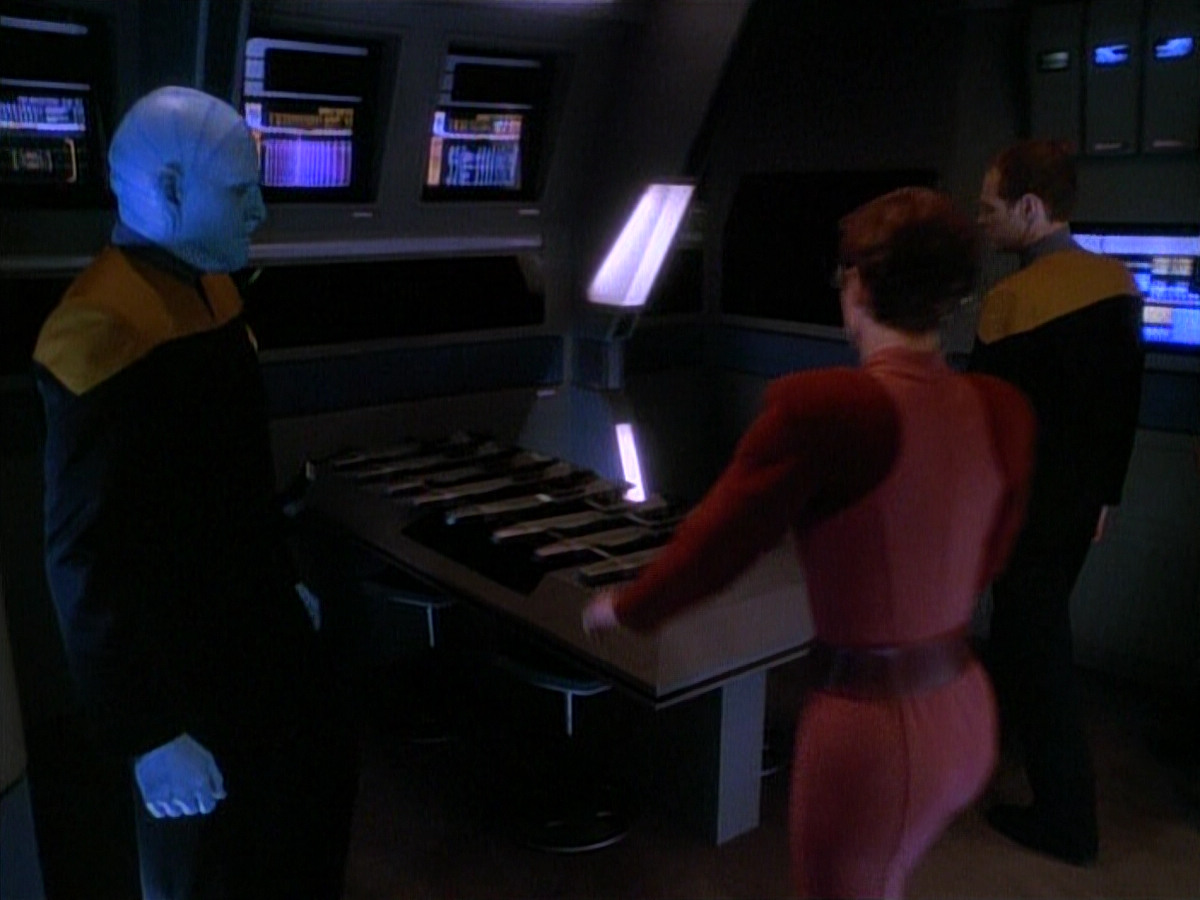 extant_StarTrek_DS9_3x26-TheAdversary_02360.jpg