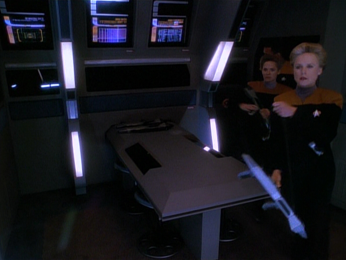 extant_StarTrek_DS9_3x26-TheAdversary_02370.jpg
