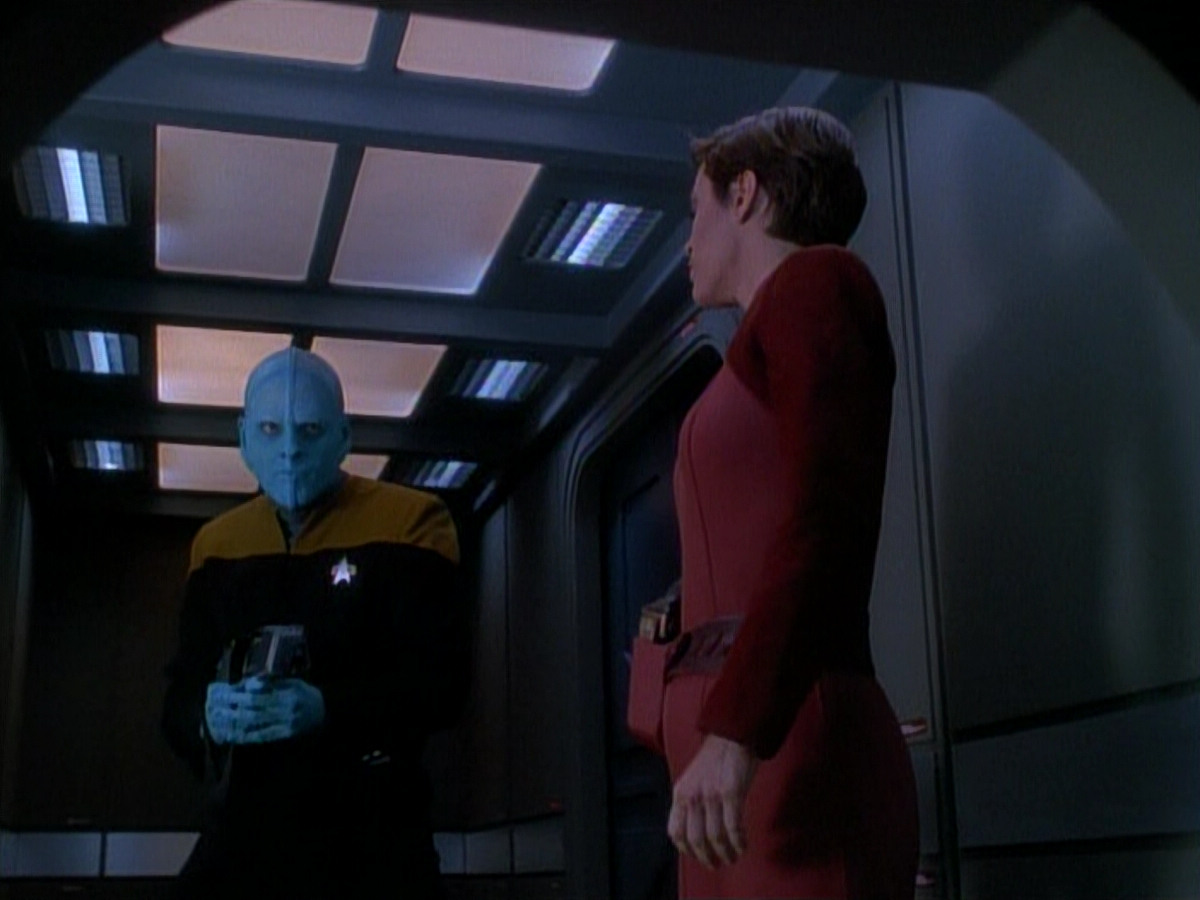 extant_StarTrek_DS9_3x26-TheAdversary_02383.jpg