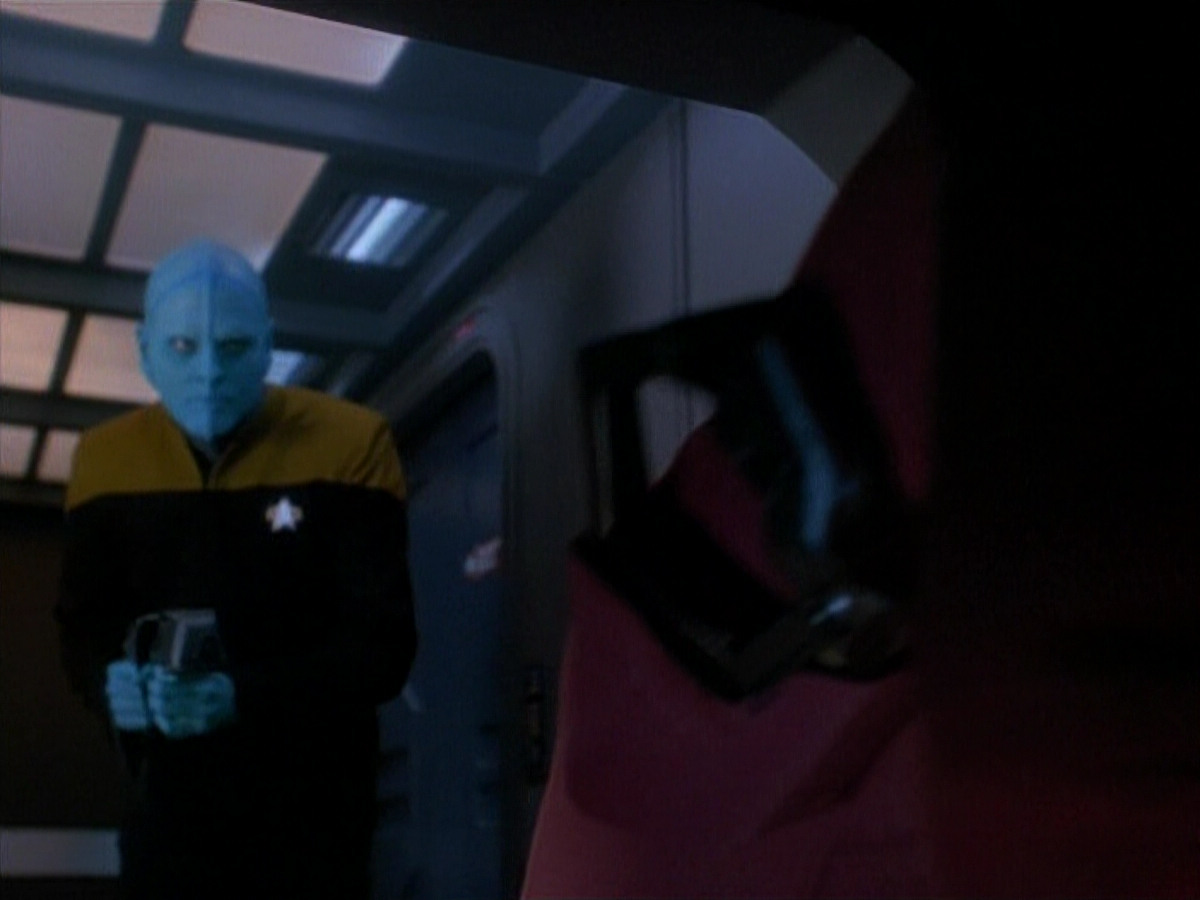 extant_StarTrek_DS9_3x26-TheAdversary_02406.jpg