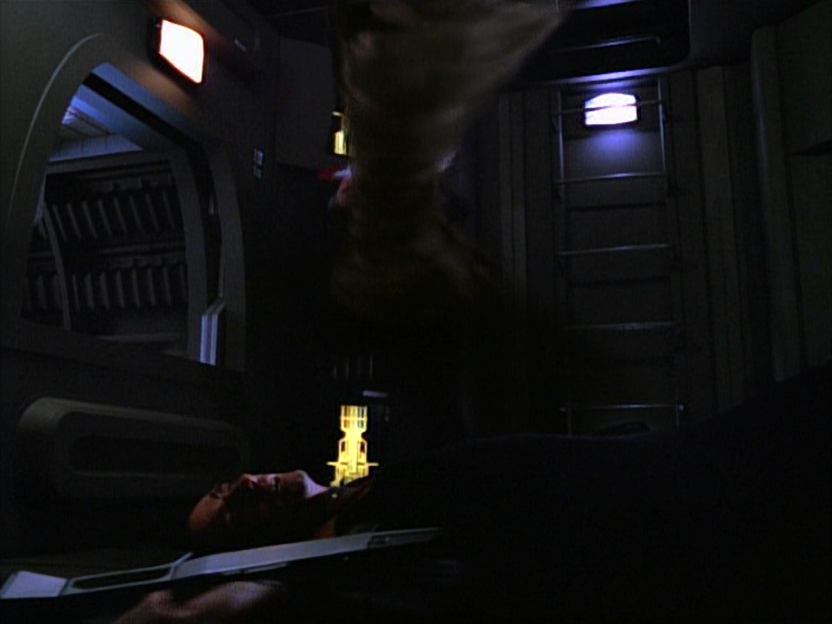 extant_StarTrek_DS9_3x26-TheAdversary_02585.jpg