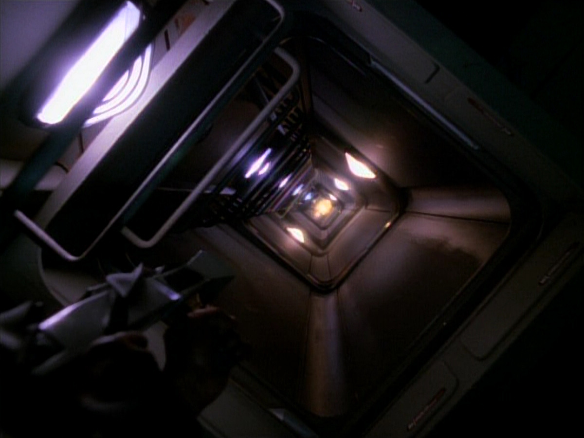 extant_StarTrek_DS9_3x26-TheAdversary_02608.jpg