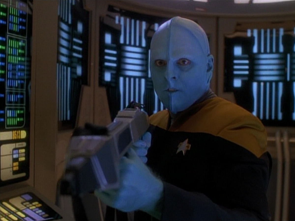 extant_StarTrek_DS9_3x26-TheAdversary_02641.jpg