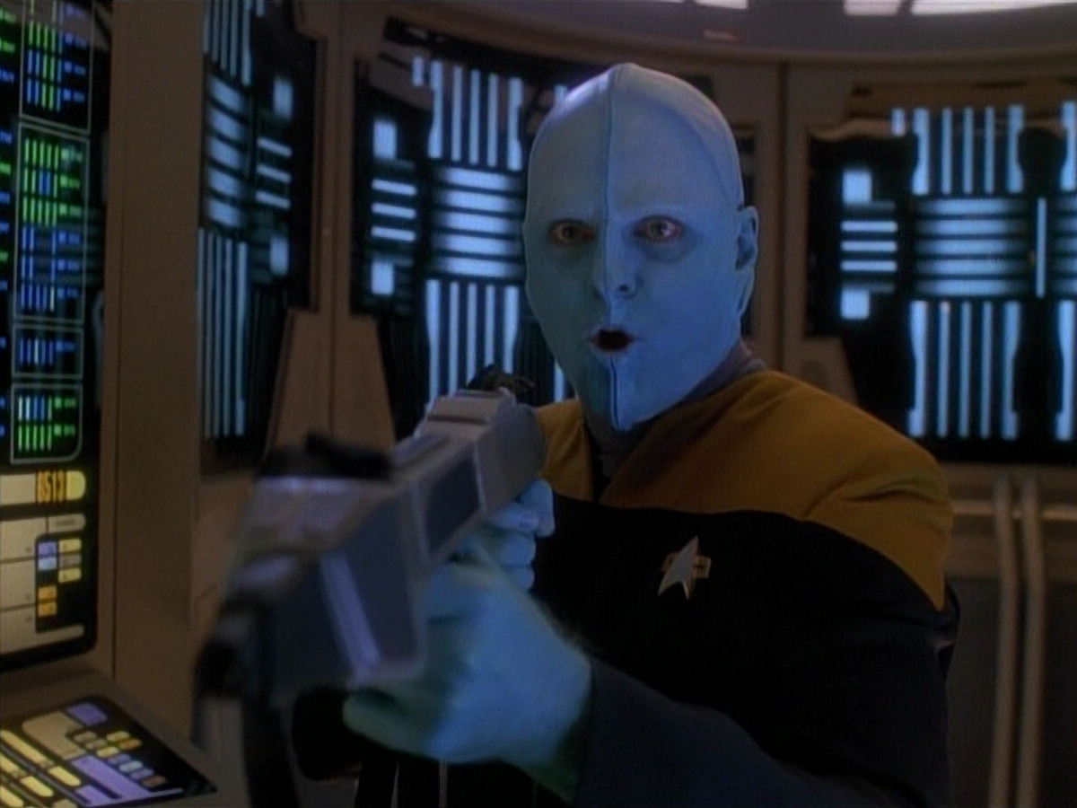 extant_StarTrek_DS9_3x26-TheAdversary_02667.jpg