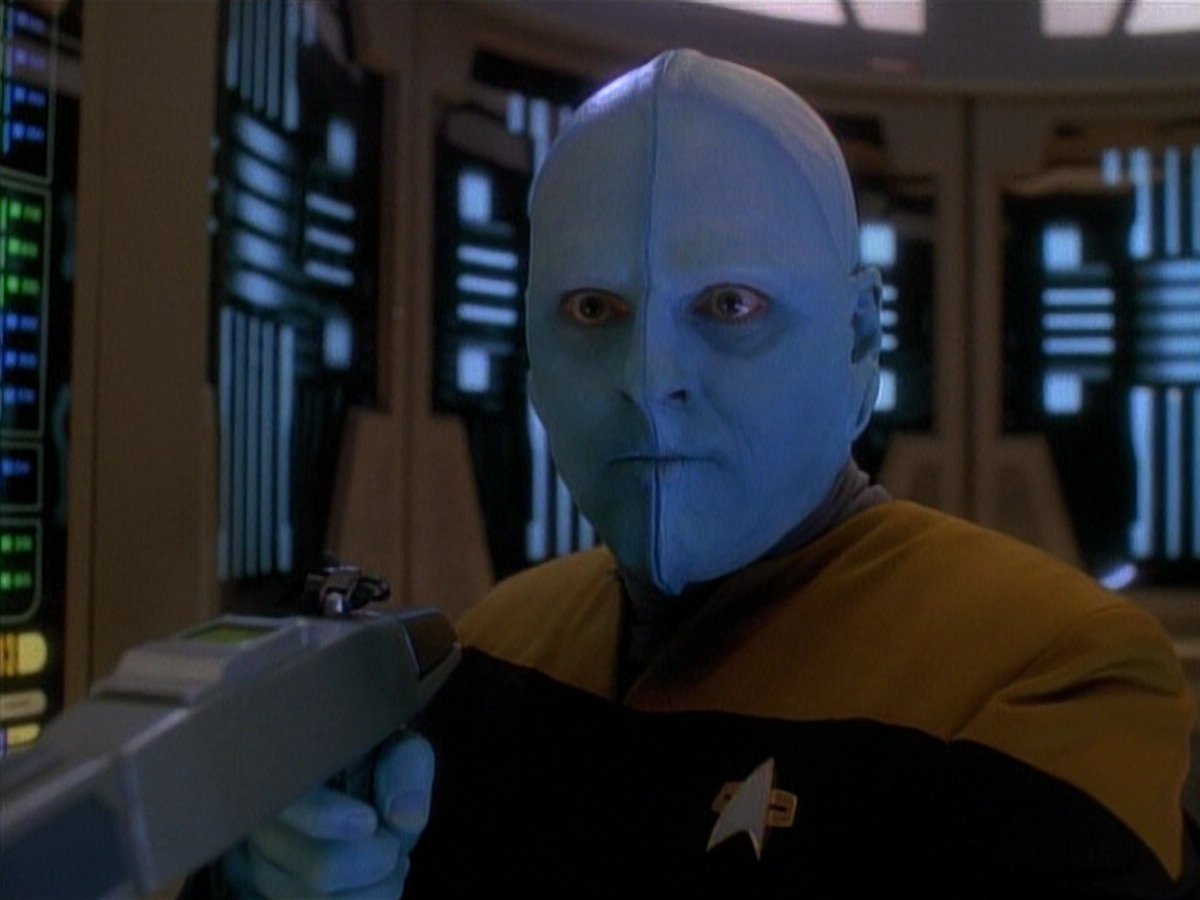 extant_StarTrek_DS9_3x26-TheAdversary_02686.jpg
