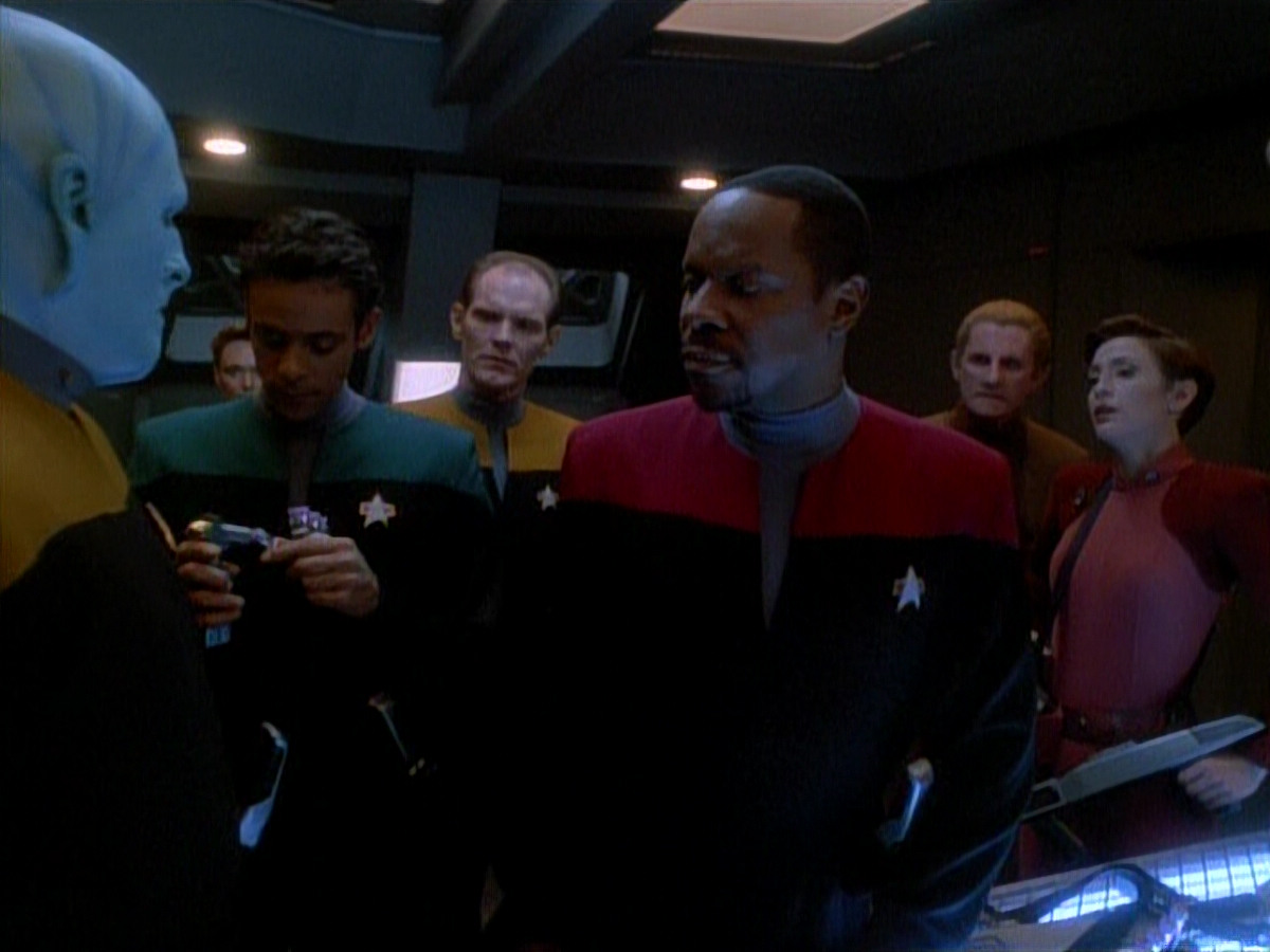 extant_StarTrek_DS9_3x26-TheAdversary_02797.jpg