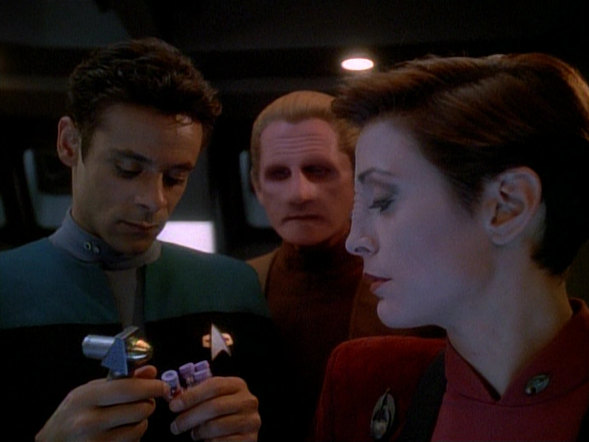 extant_StarTrek_DS9_3x26-TheAdversary_02861.jpg