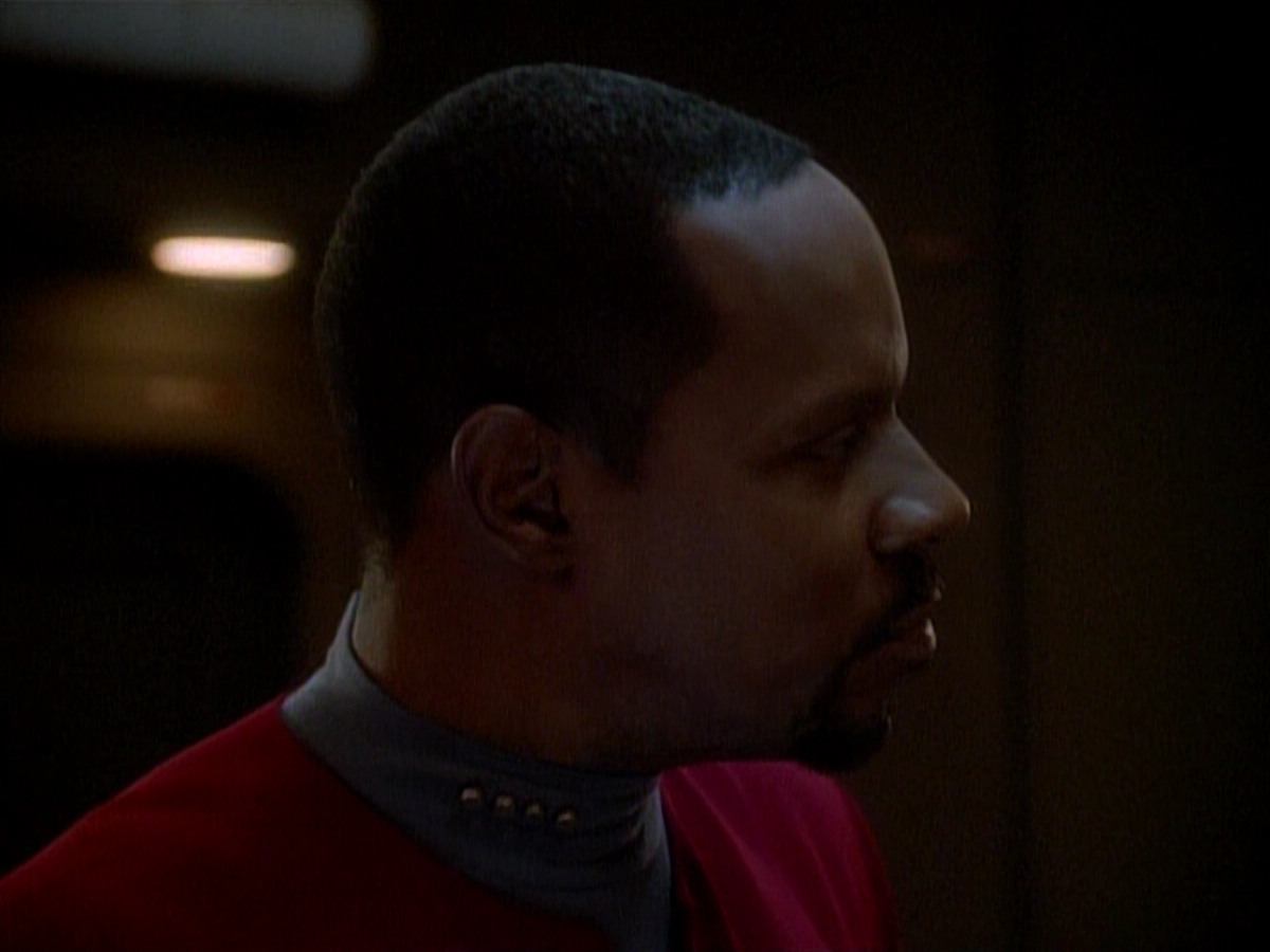 extant_StarTrek_DS9_3x26-TheAdversary_02879.jpg