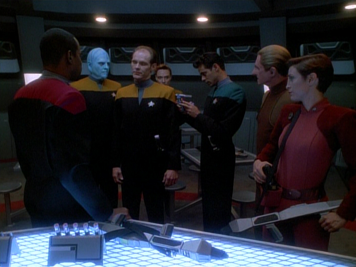 extant_StarTrek_DS9_3x26-TheAdversary_02897.jpg