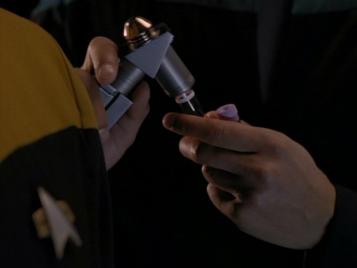 extant_StarTrek_DS9_3x26-TheAdversary_02914.jpg