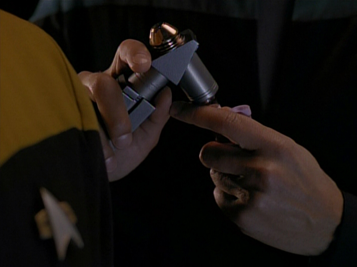 extant_StarTrek_DS9_3x26-TheAdversary_02917.jpg