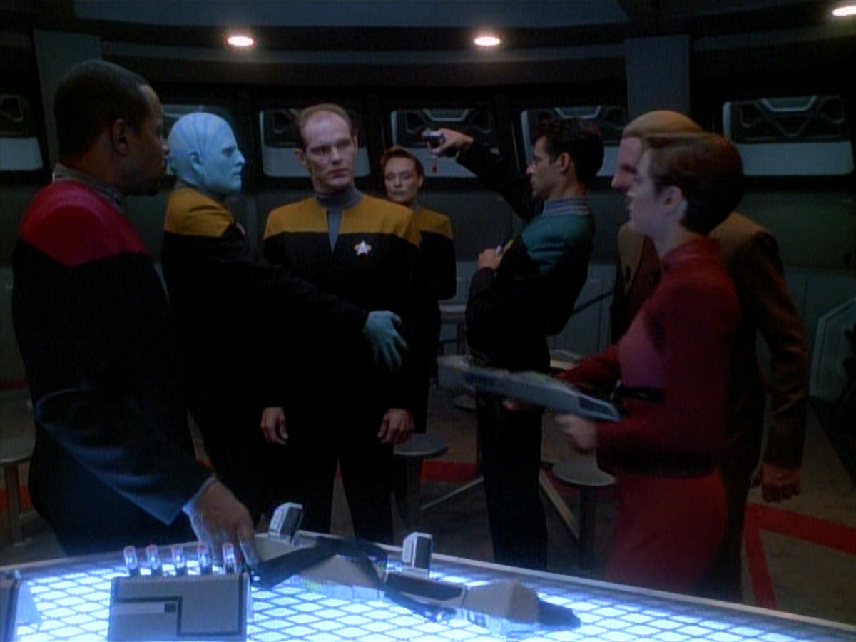 extant_StarTrek_DS9_3x26-TheAdversary_02935.jpg
