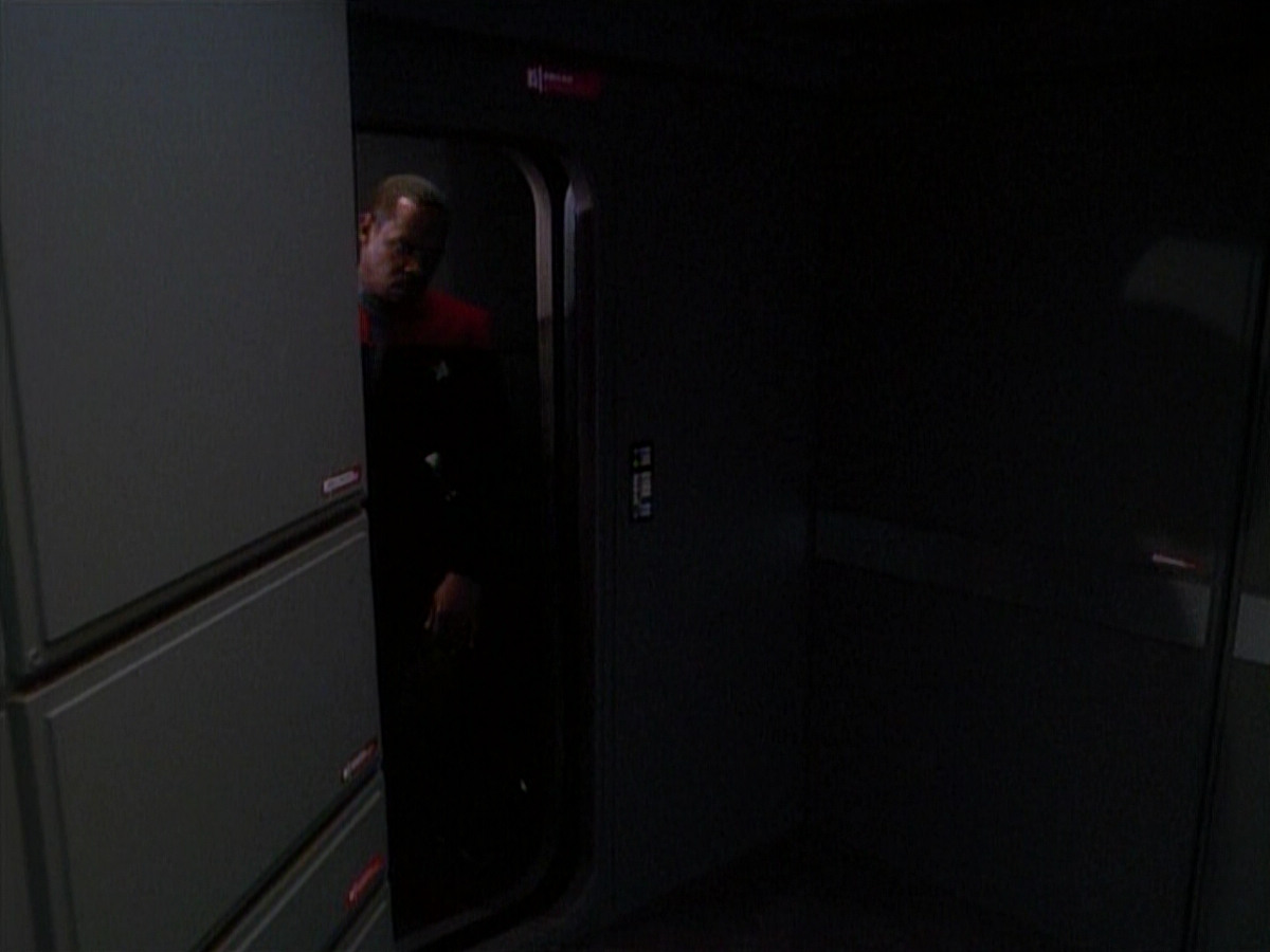 extant_StarTrek_DS9_3x26-TheAdversary_02947.jpg