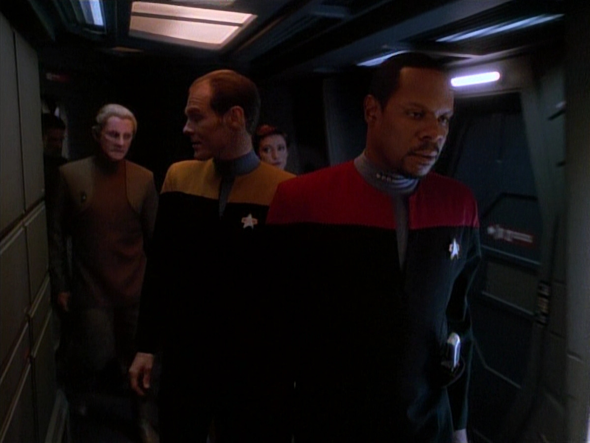 extant_StarTrek_DS9_3x26-TheAdversary_02953.jpg