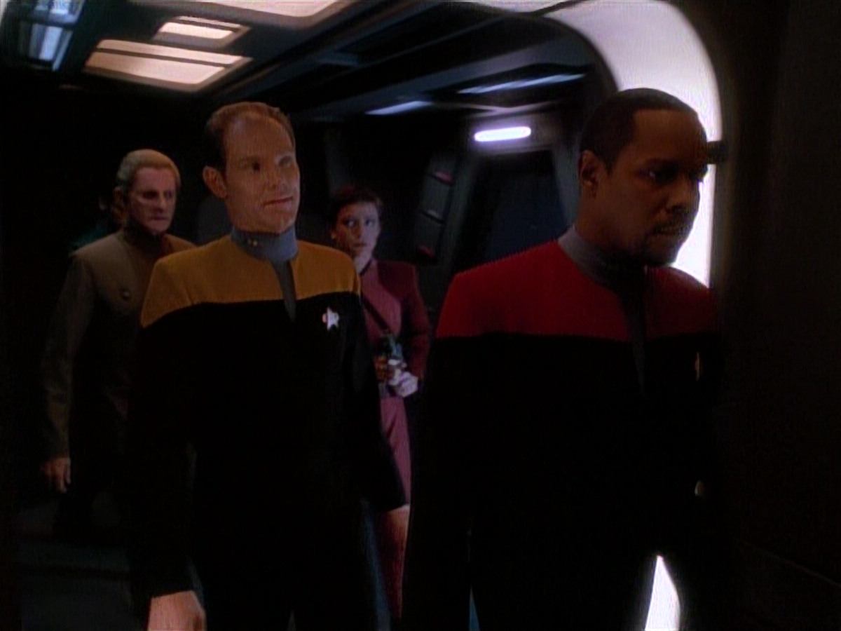 extant_StarTrek_DS9_3x26-TheAdversary_02954.jpg