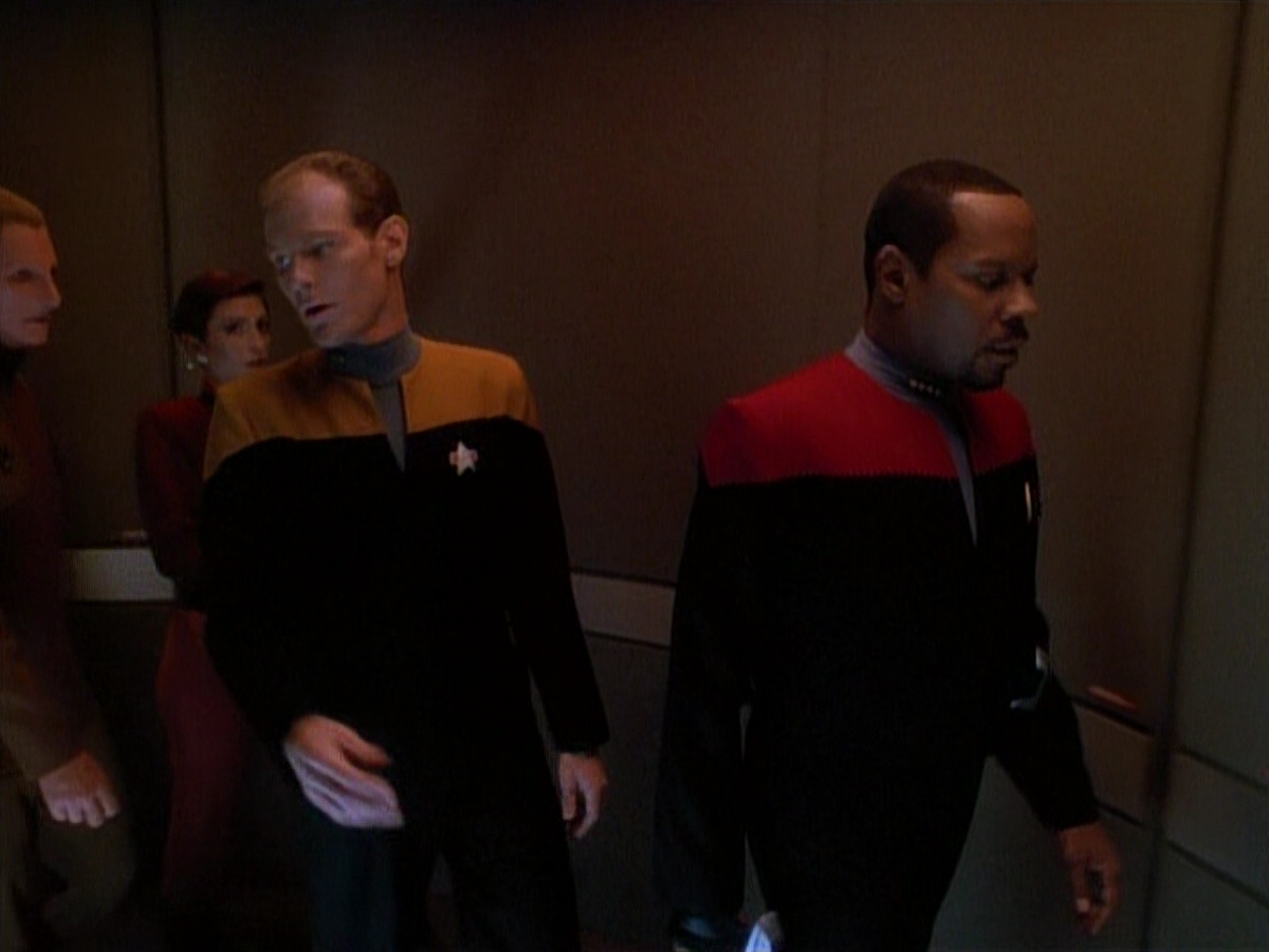 extant_StarTrek_DS9_3x26-TheAdversary_02958.jpg