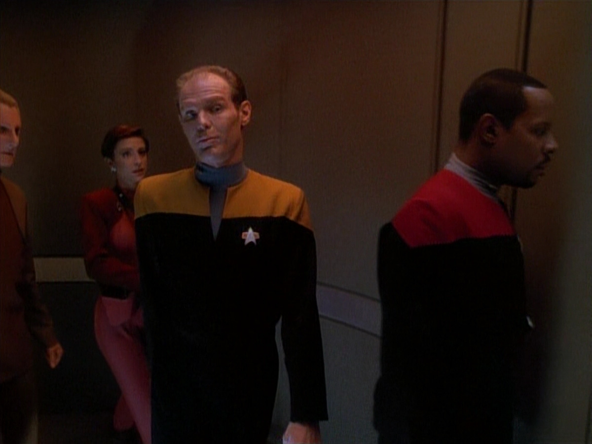 extant_StarTrek_DS9_3x26-TheAdversary_02959.jpg