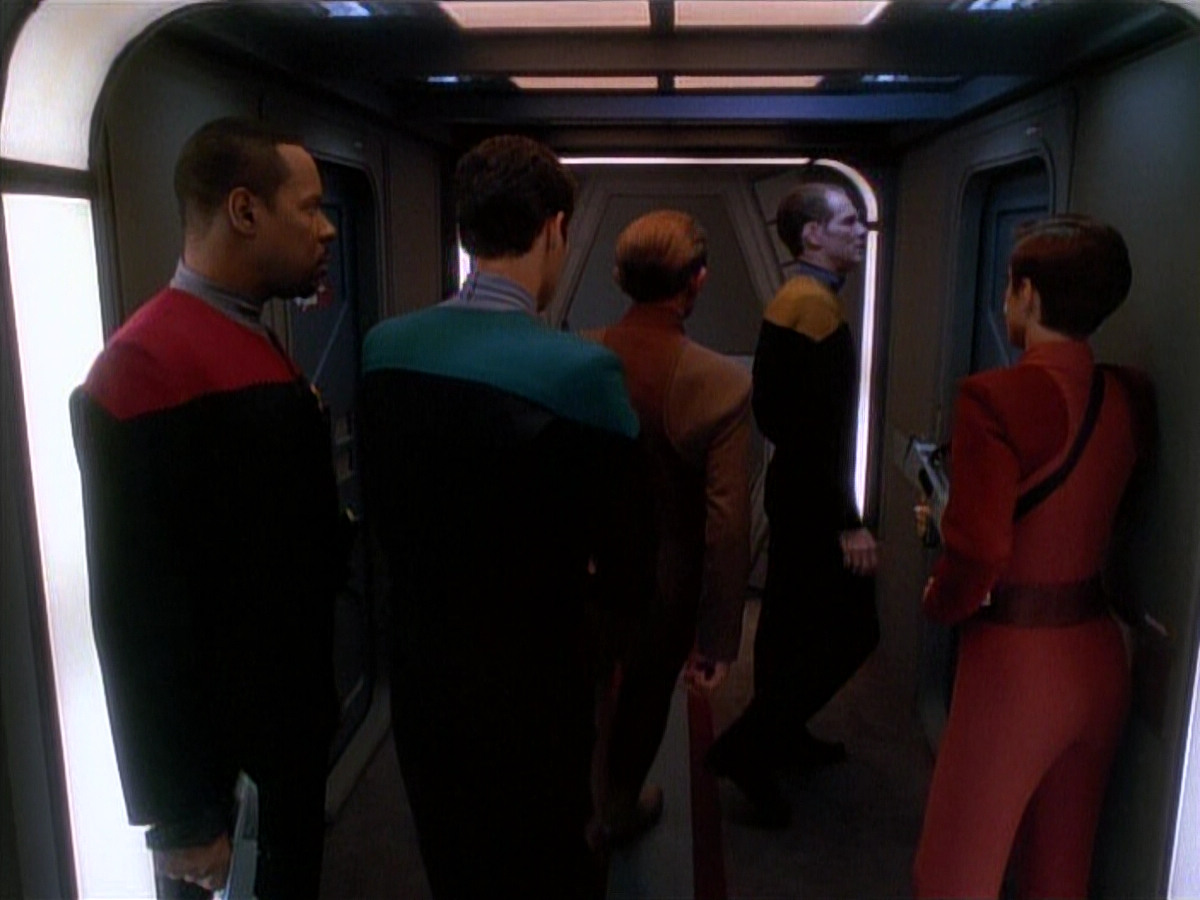 extant_StarTrek_DS9_3x26-TheAdversary_02965.jpg