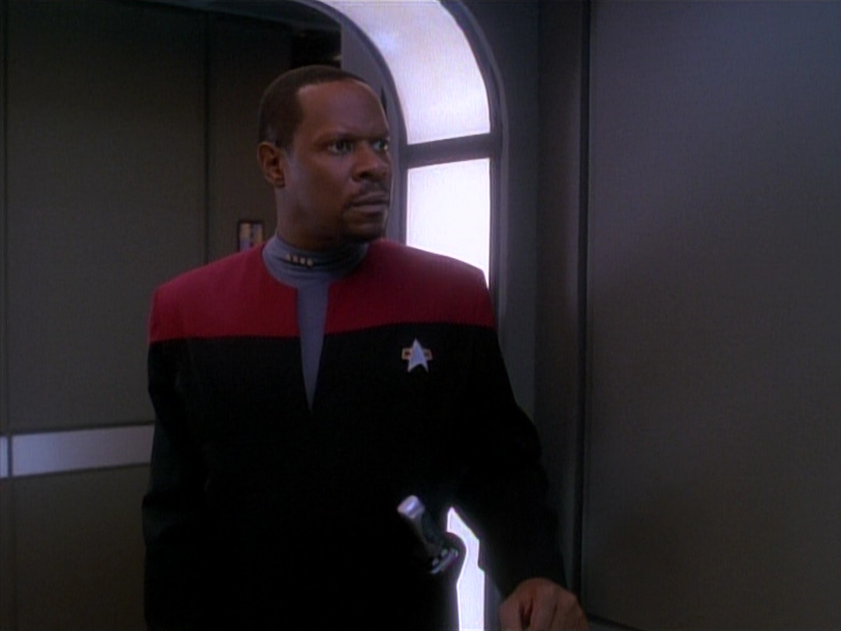 extant_StarTrek_DS9_3x26-TheAdversary_02983.jpg