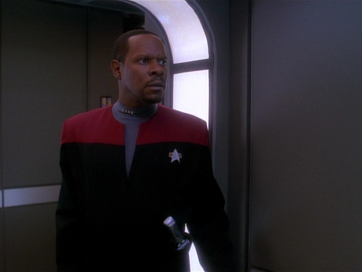 extant_StarTrek_DS9_3x26-TheAdversary_02984.jpg